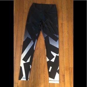 PINK Victoria’s Secret ultimate leggings